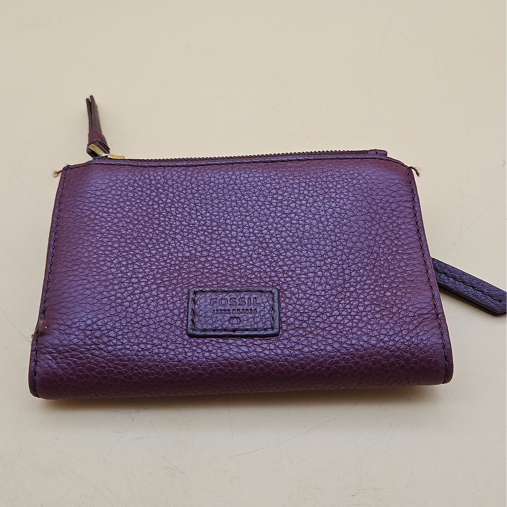 Fossil Women's Wallet Trifold Pebbled Leather Maroon Plum Zip and Snap